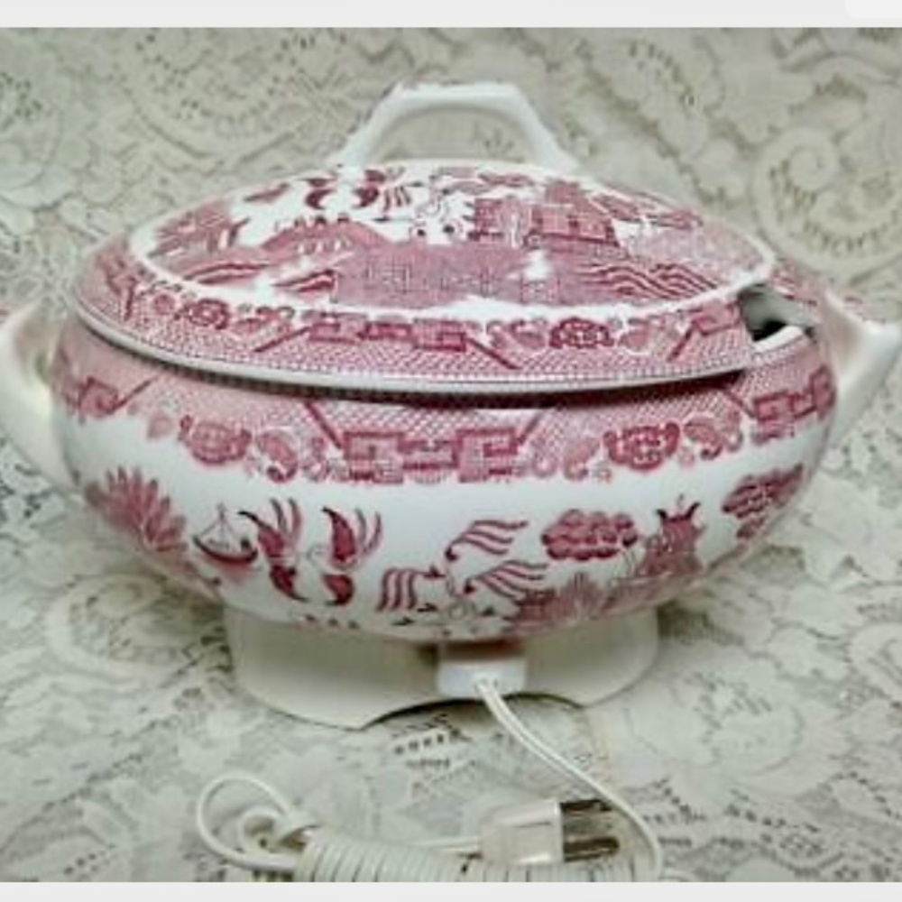 Vintage,  Rare, Red Willow 2pc 12in x 9in x 8in Soup Tureen